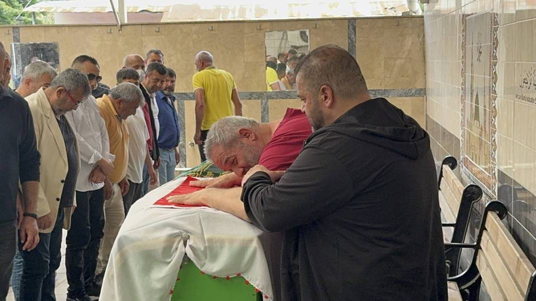Okulda 'hızlı hamburger yeme' yarışması yapan öğrencilerinden biri yaşamını yitirdi! Ailesi sinir krizleri geçirdi 10